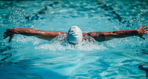 we love swimming 